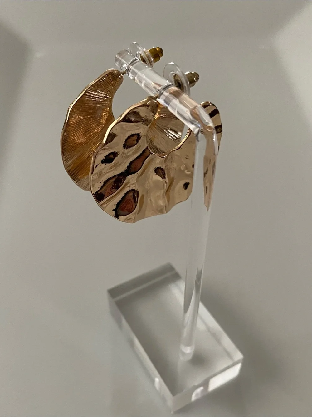N/A elegant gold